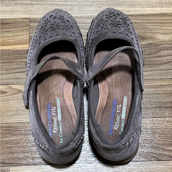 Skechers Women's Relaxed Fit Memory Foam Mary Jane Loafers Brown/Gray Size 7‎ - Picture 2 of 6